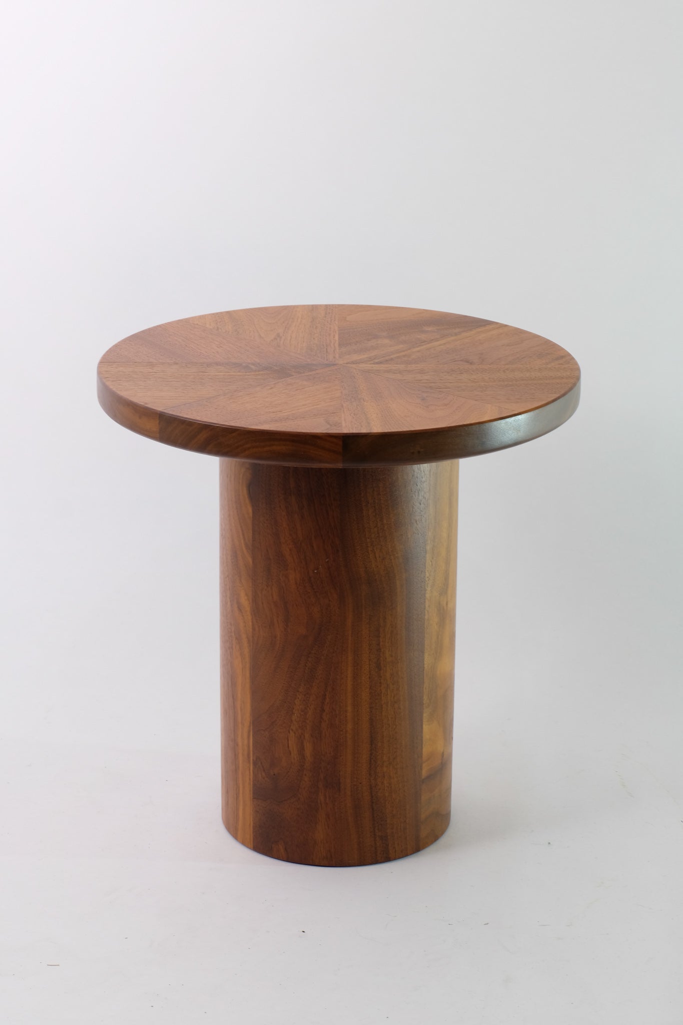 LIZZIE | Nesting tables