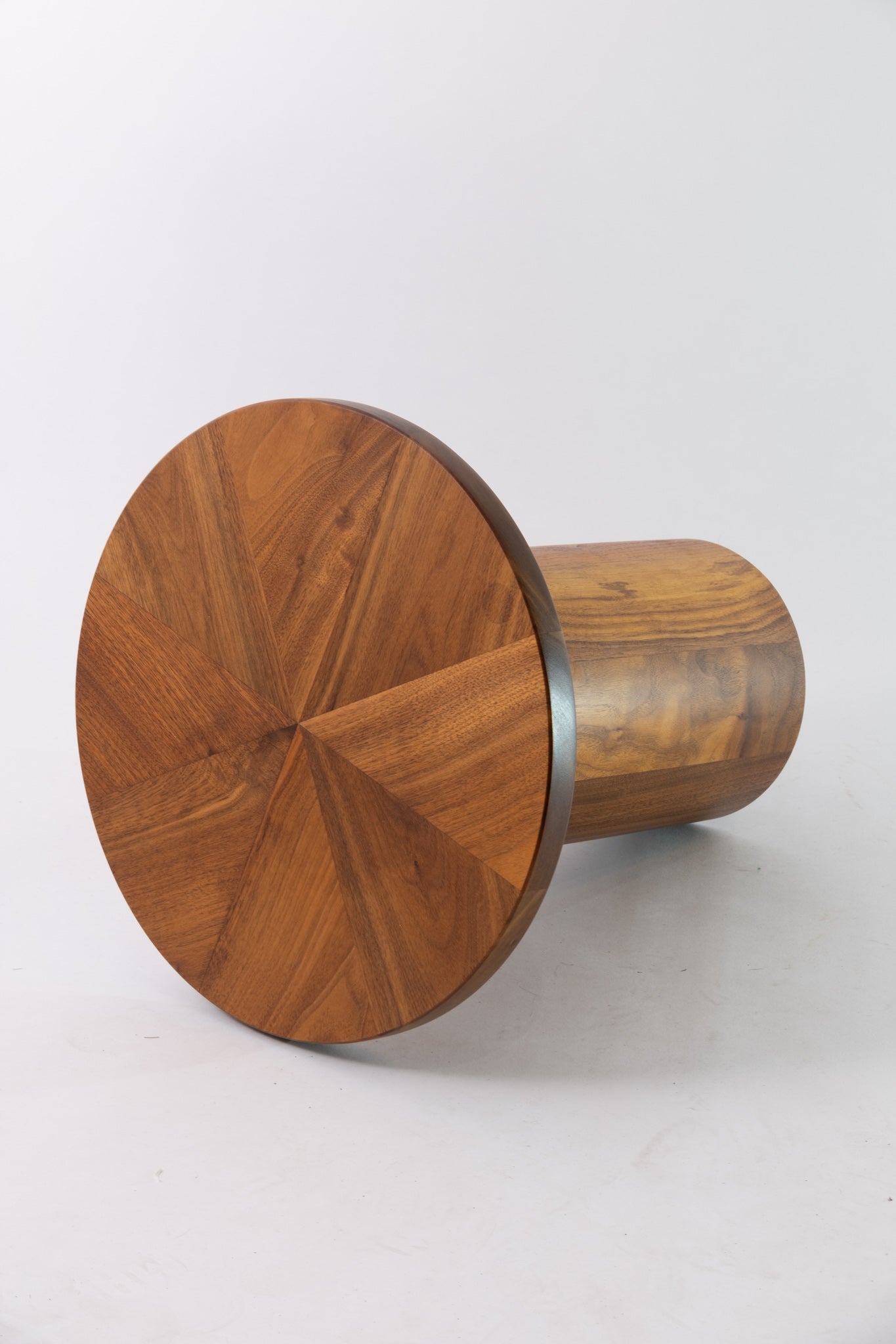 LIZZIE | Nesting tables
