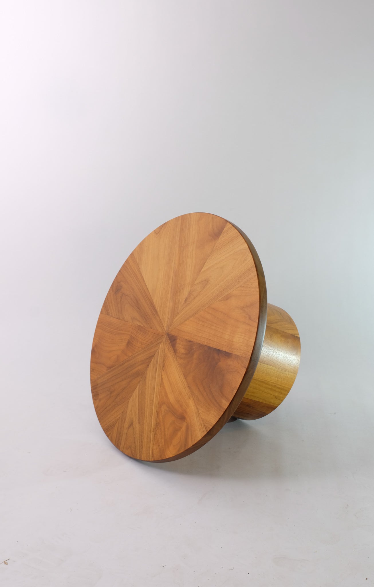 LIZZIE | Nesting tables